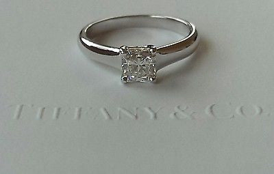 Pre Loved Tiffany & Co Diamond Engagement Ring. Save money off retail with this Vintage Tiffany & Co. Diamond Engagement Ring.