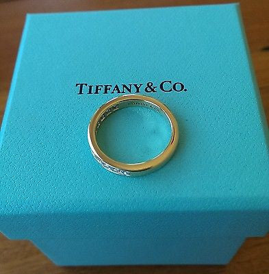 Pre-loved Tiffany & Co. Diamond and Yellow Gold Band. Save off Retail with our Second-Hand Luxury Jewellery.