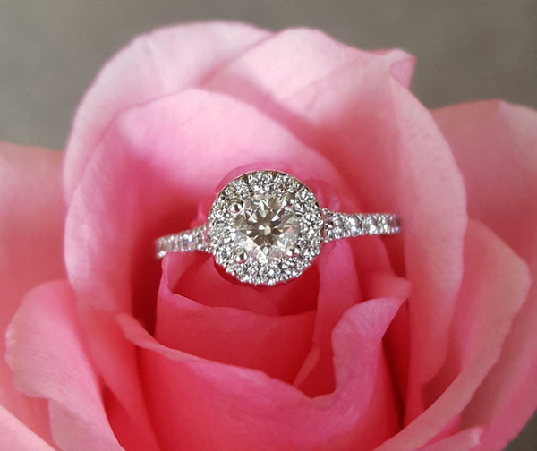 Hearts on Fire 0.96tcw Transcend Round Diamond Halo Engagement Ring RRP $11085