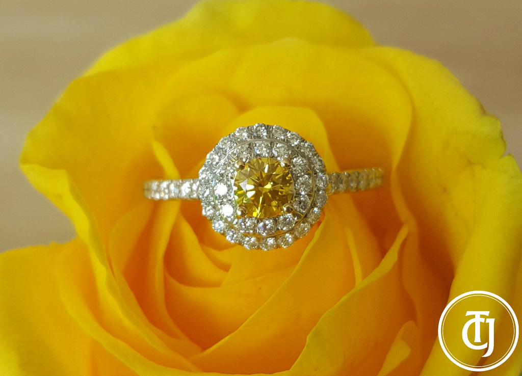 Tiffany & Co. Engagement Ring - Rare Fancy Coloured Diamonds