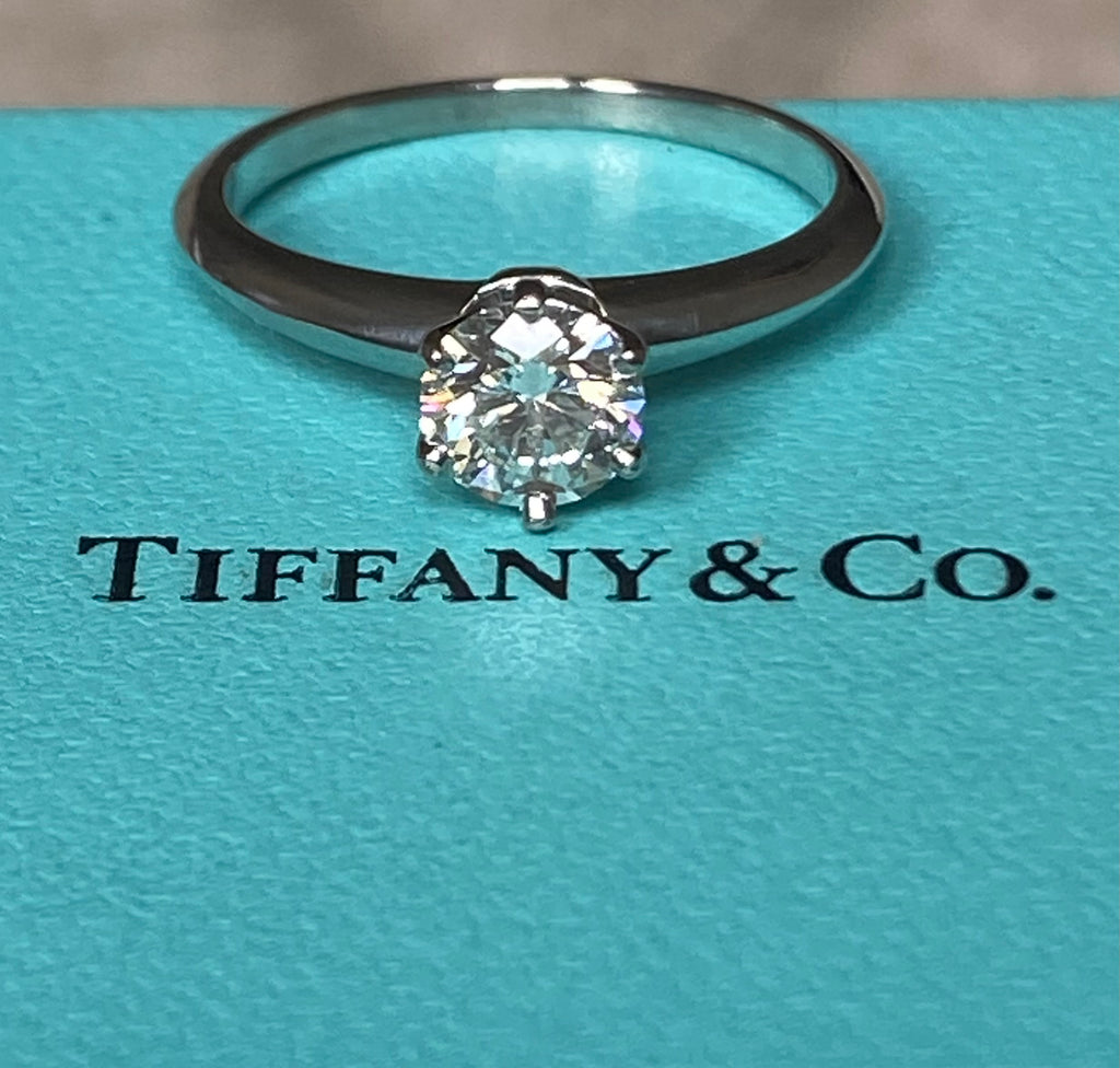Featured Piece: Pre Loved Tiffany & Co. 0.80ct Solitaire Engagement Ring – A Proposal-Ready Masterpiece