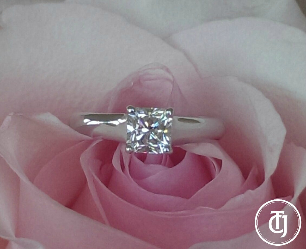 Guaranteed Ways To Save Money on an Engagement Ring