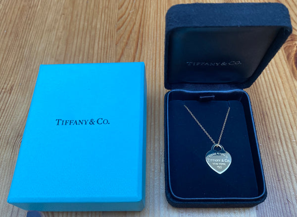 Tiffany & Co. Return to Tiffany 18ct Gold Heart Pendant/Packaging