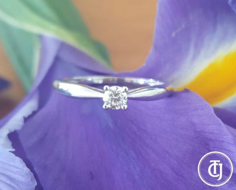 18ct 18k White Gold G/SI1 0.15ct Diamond Solitaire Engagement Promise Ring CTJ