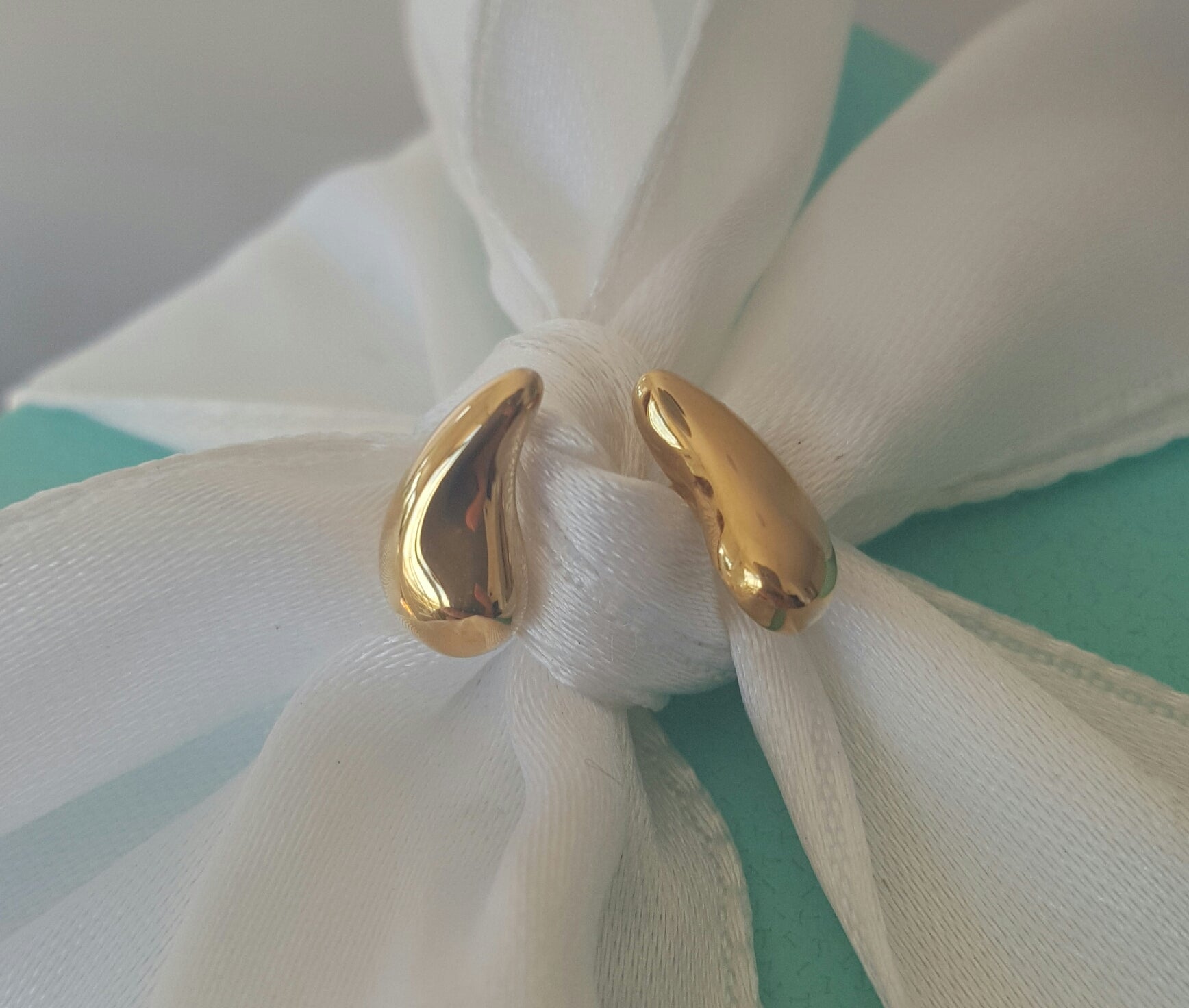 Tiffany & Co. 18ct Yellow Gold Elsa Peretti Tear Drop Earrings RRP $1500