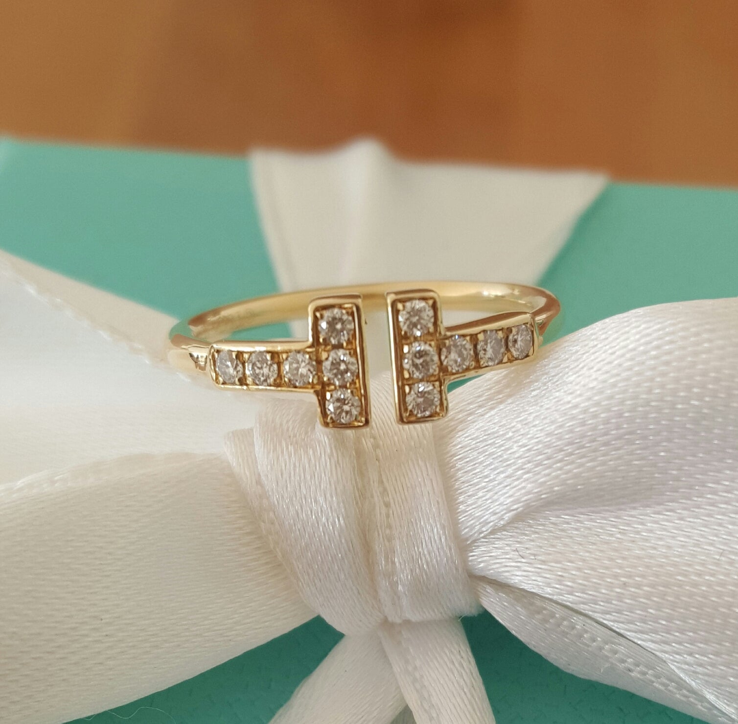 Tiffany & Co. 0.13tcw Diamond and 18ct Yellow Gold 'T' Ring Size 5 Receipt Boxes