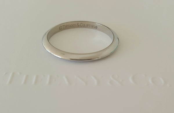 Tiffany & Co. 2mm Womens Knife Edge Platinum Wedding Band RRP $1050
