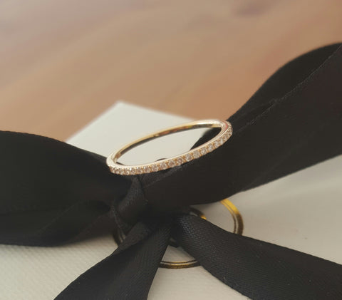 0.14tcw Diamond and 18ct Yellow Gold Petite 1mm Half Eternity Band Ring US 5.5