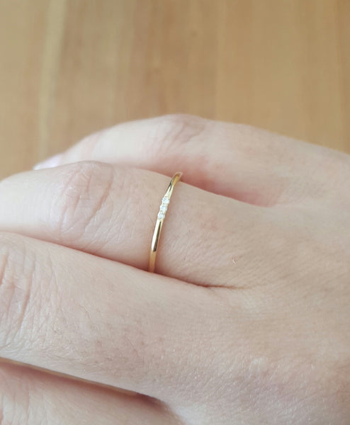 Solid 18ct Yellow Gold and 3 Diamond Minimalist Wedding Anniversary Engagement Dress Band Ring Size 5.5 by CTJ
