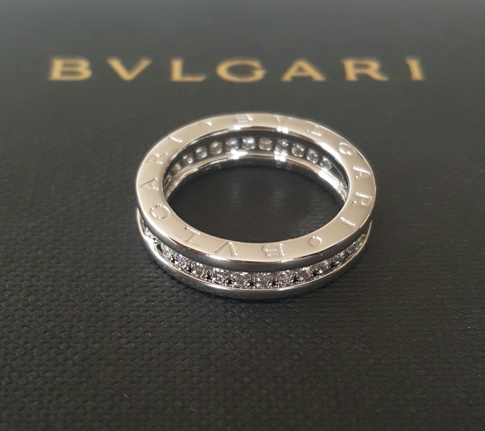 Bvlgari Bulgari Full Diamond and 18ct Gold Bzero1 Ring RRP $7300 AN850656 US 5.5