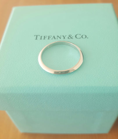 Tiffany & Co. 2mm Platinum Knife Edge Wedding Band Size 5.5