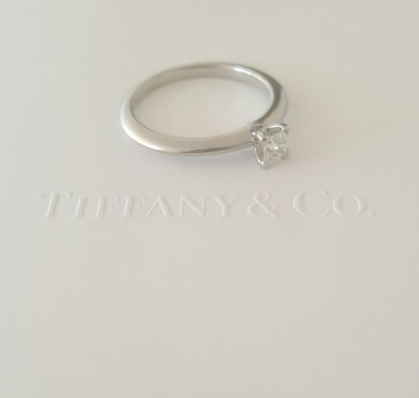Tiffany & Co. 0.15ct Diamond Princess Cut Diamond Engagement Ring Platinum