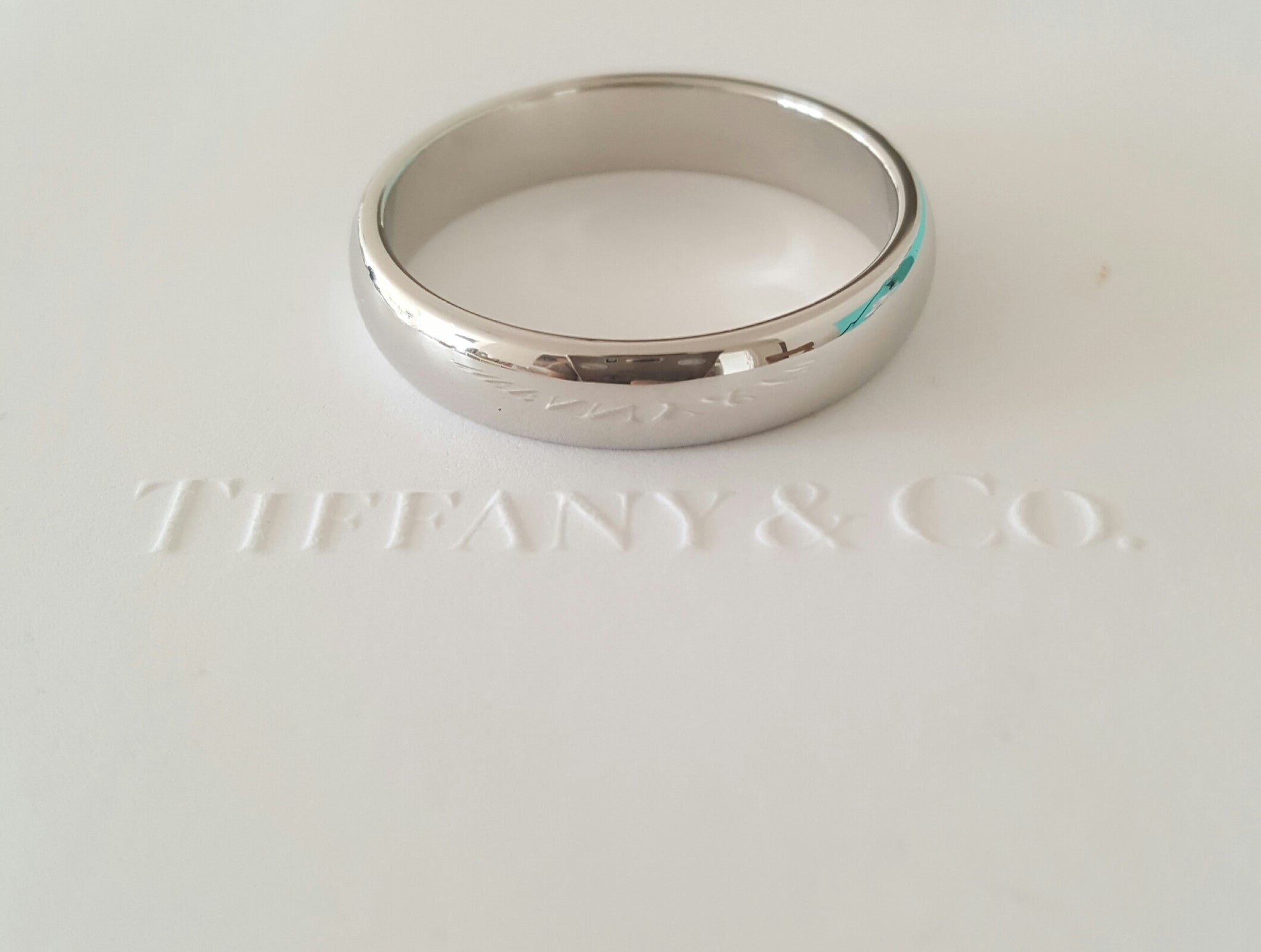 Tiffany & Co. 4.5mm Platinum Classic Mens Wedding Band Size 10 RRP $2500