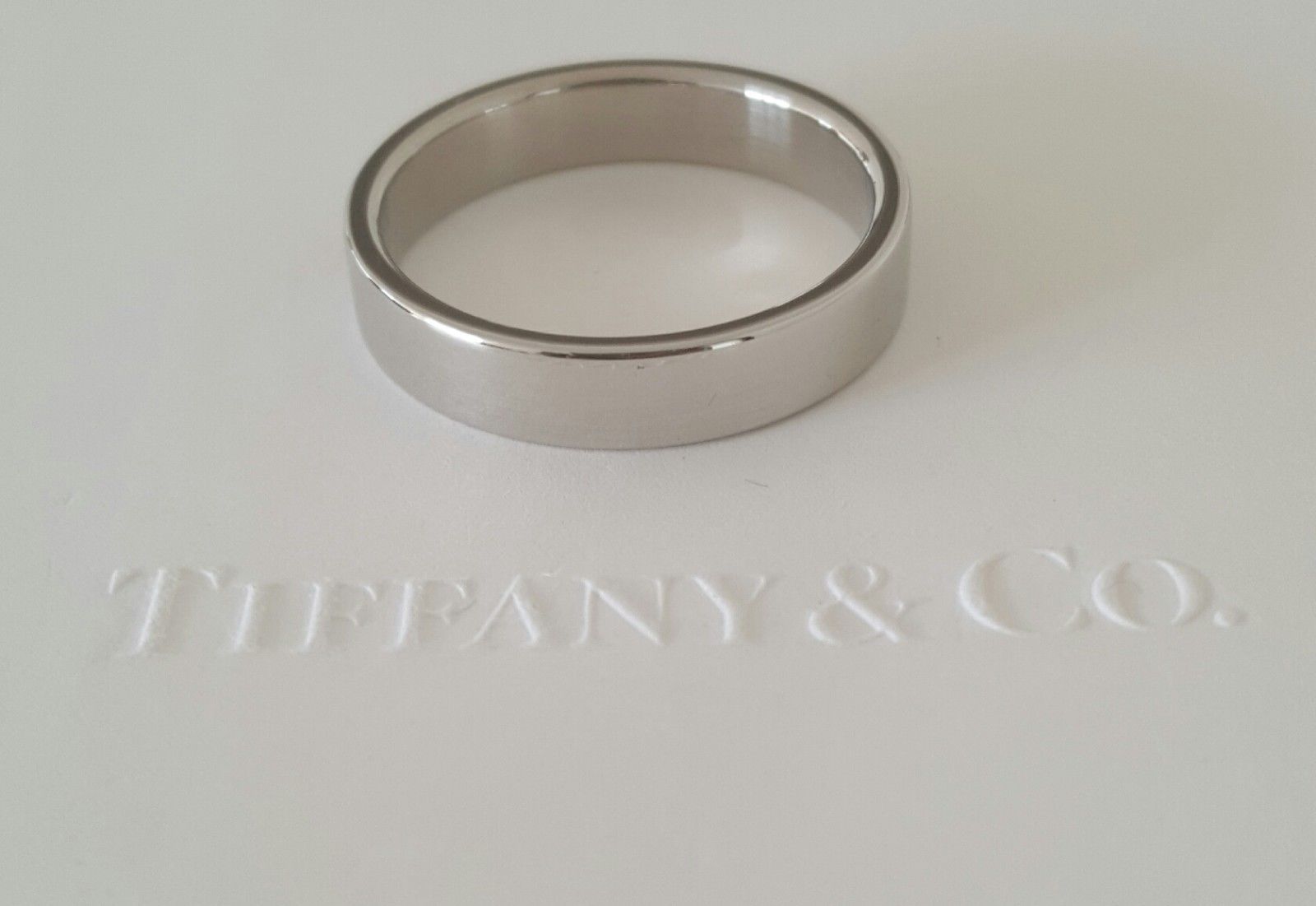Tiffany & Co. Mens Platinum Wedding Band Ring 4mm Wide Size 7.5 RRP $2400 7.26gm