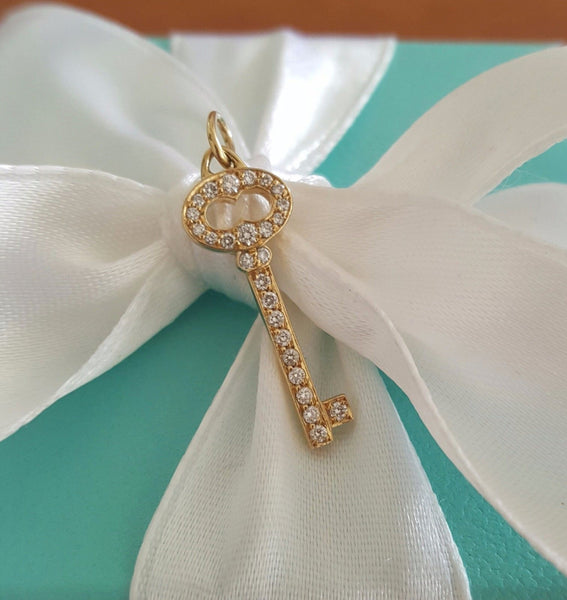 Vintage Tiffany and Co Diamond Necklace. Save off Retail as this item is Second hand or Pre-Loved. 