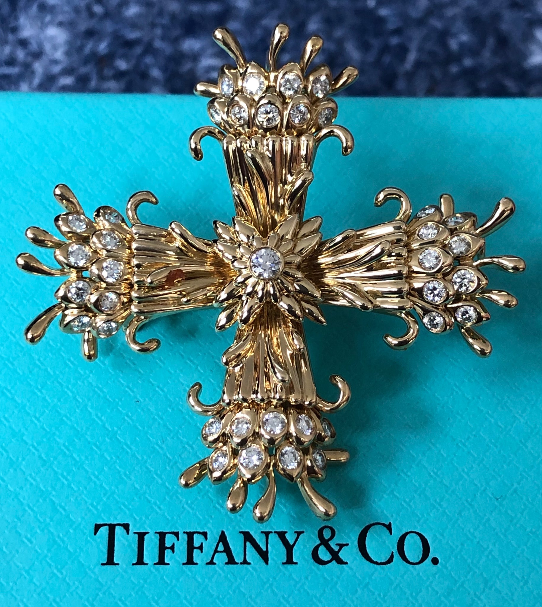 Tiffany & Co. 1.18tcw Diamond & 18ct Solid Gold Maltese Cross Rcpts/Boxes $32000