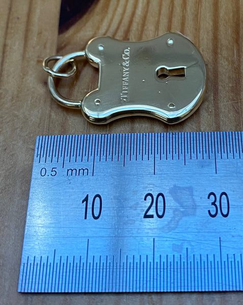 Tiffany & Co. Solid 18ct Gold 1980s Vintage Lock Pendant Extra Large 12.74 grams