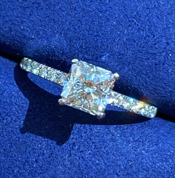 Hearts on Fire 1.37tcw - 1.17ct Centre F/SI1 Dream (Ideal Cut) Diamond Ring