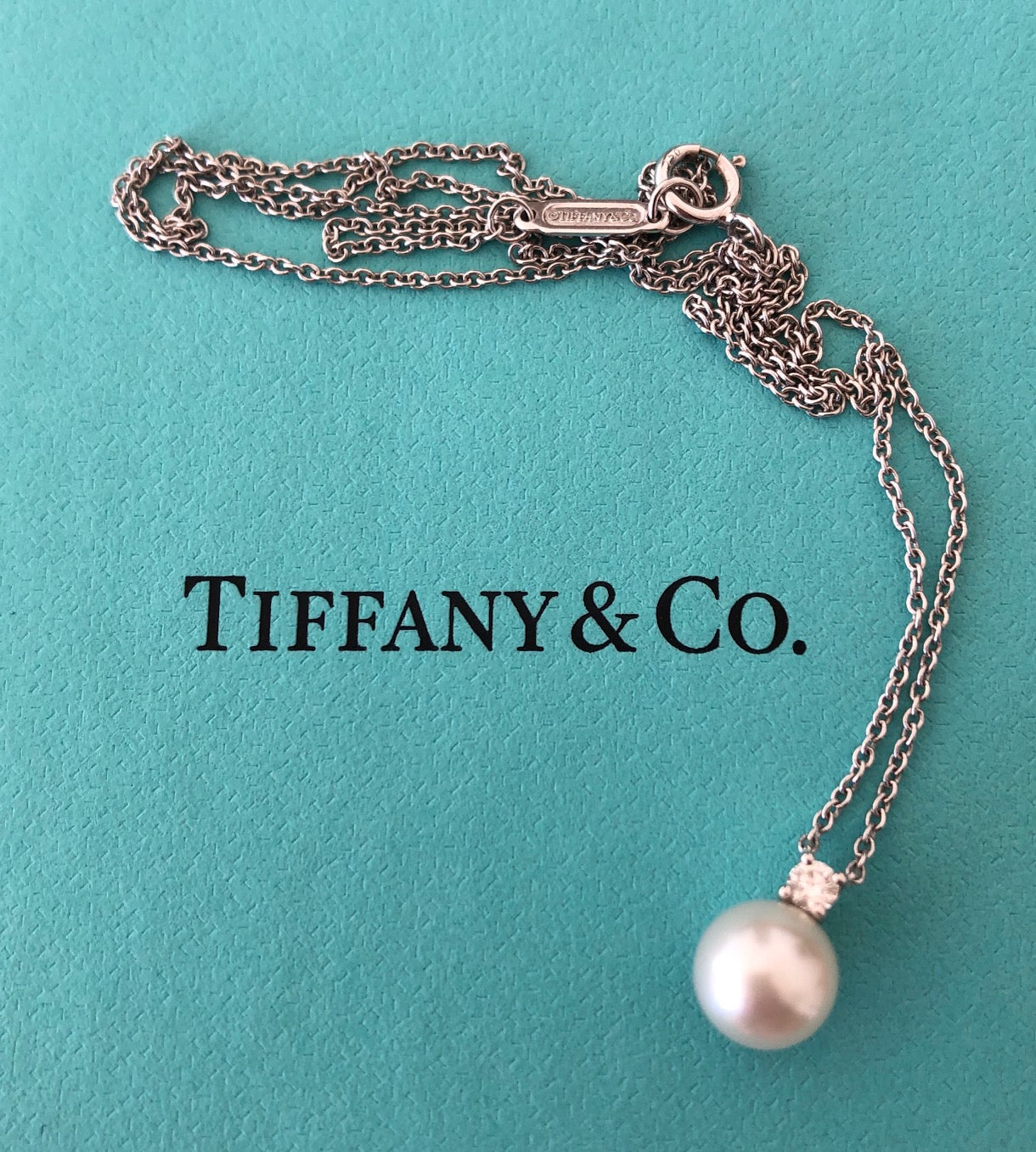 Tiffany & Co. 0.05tcw Diamond 6.5mm Pearl Necklace Pendant 18ct White Gold