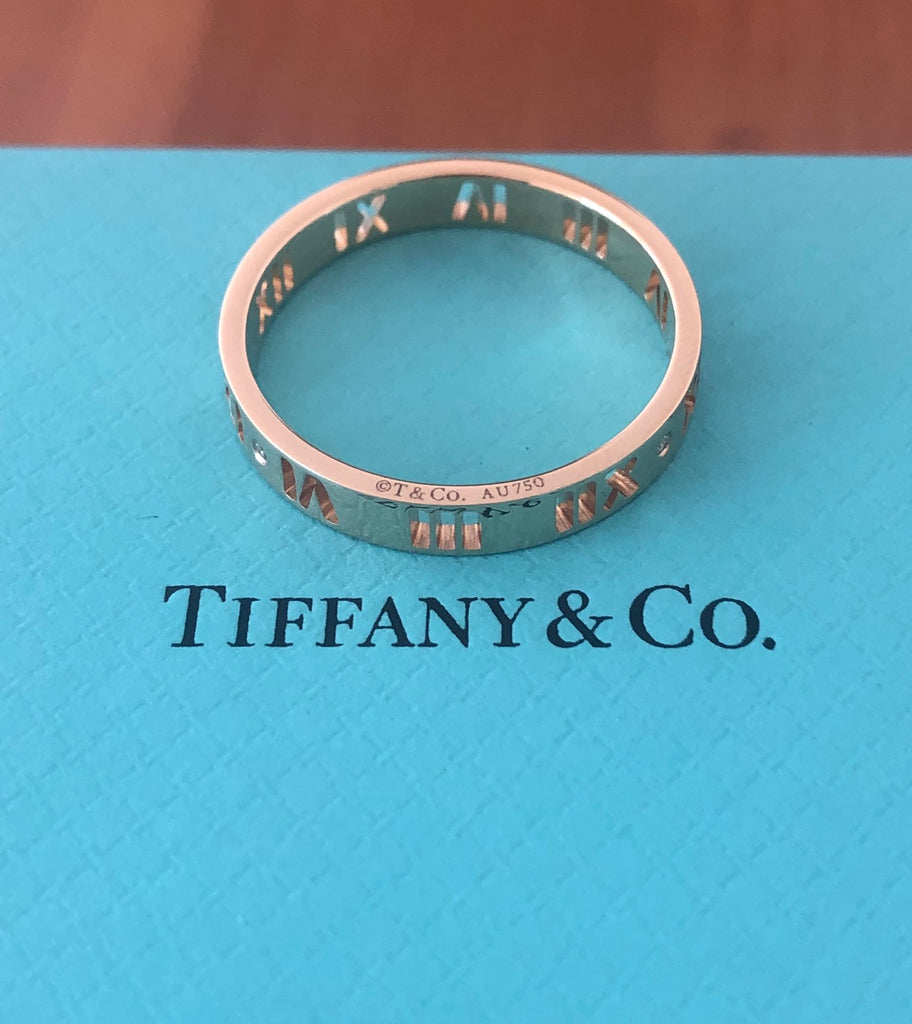 Tiffany & Co. - Atlas 750/1000 White Gold 0,11ct Diamond Closed Narrow Ring  49 | www.luxurybags.eu