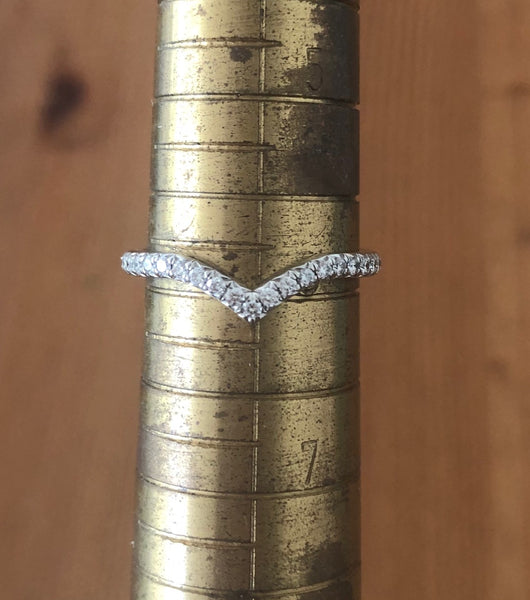 Tiffany & Co. 0.17tcw Diamond Soleste 'V' Half Eternity Ring Band Mint Condition Boxes/Receipt/Tiffany Valuation Letter