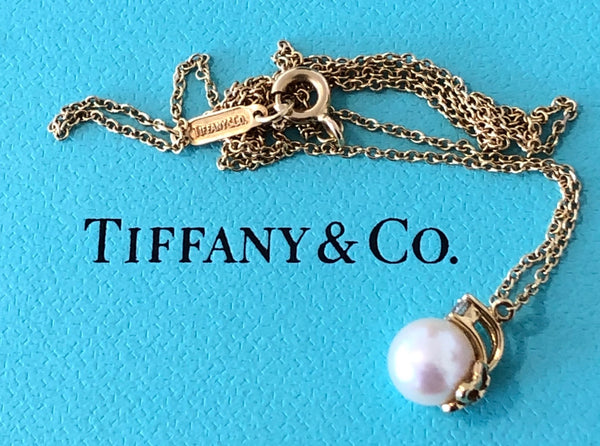 Tiffany & Co. 0.05tcw Diamond 6.5mm Pearl Necklace Pendant 18ct Yellow Gold