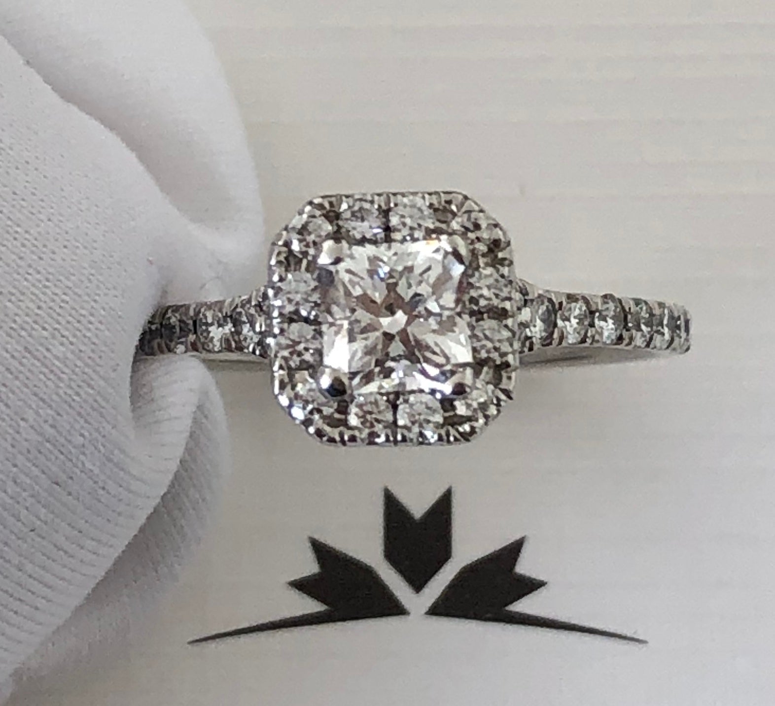 Hearts on Fire 0.98tcw (0.58ct) Diamond Halo Dream Cut Engagement Ring $10025