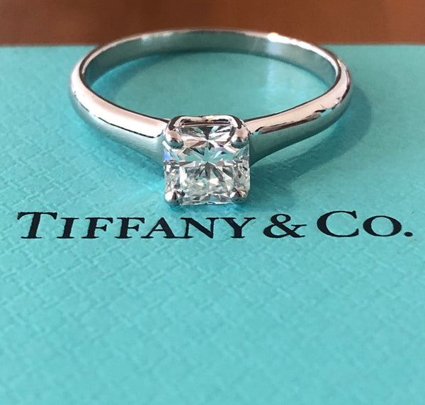 Tiffany & Co. 0.90ct H/VS1 Diamond Lucida Solitaire Engagement Ring Val/Cert/Rcp