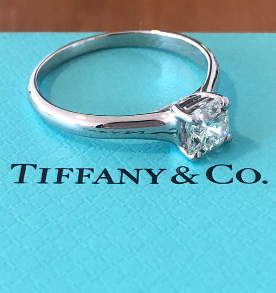 Tiffany & Co. 0.90ct H/VS1 Diamond Lucida Solitaire Engagement Ring Val/Cert/Rcp