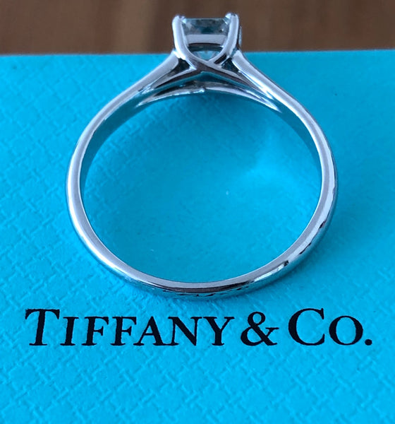 Tiffany & Co. 0.90ct H/VS1 Diamond Lucida Solitaire Engagement Ring Val/Cert/Rcp