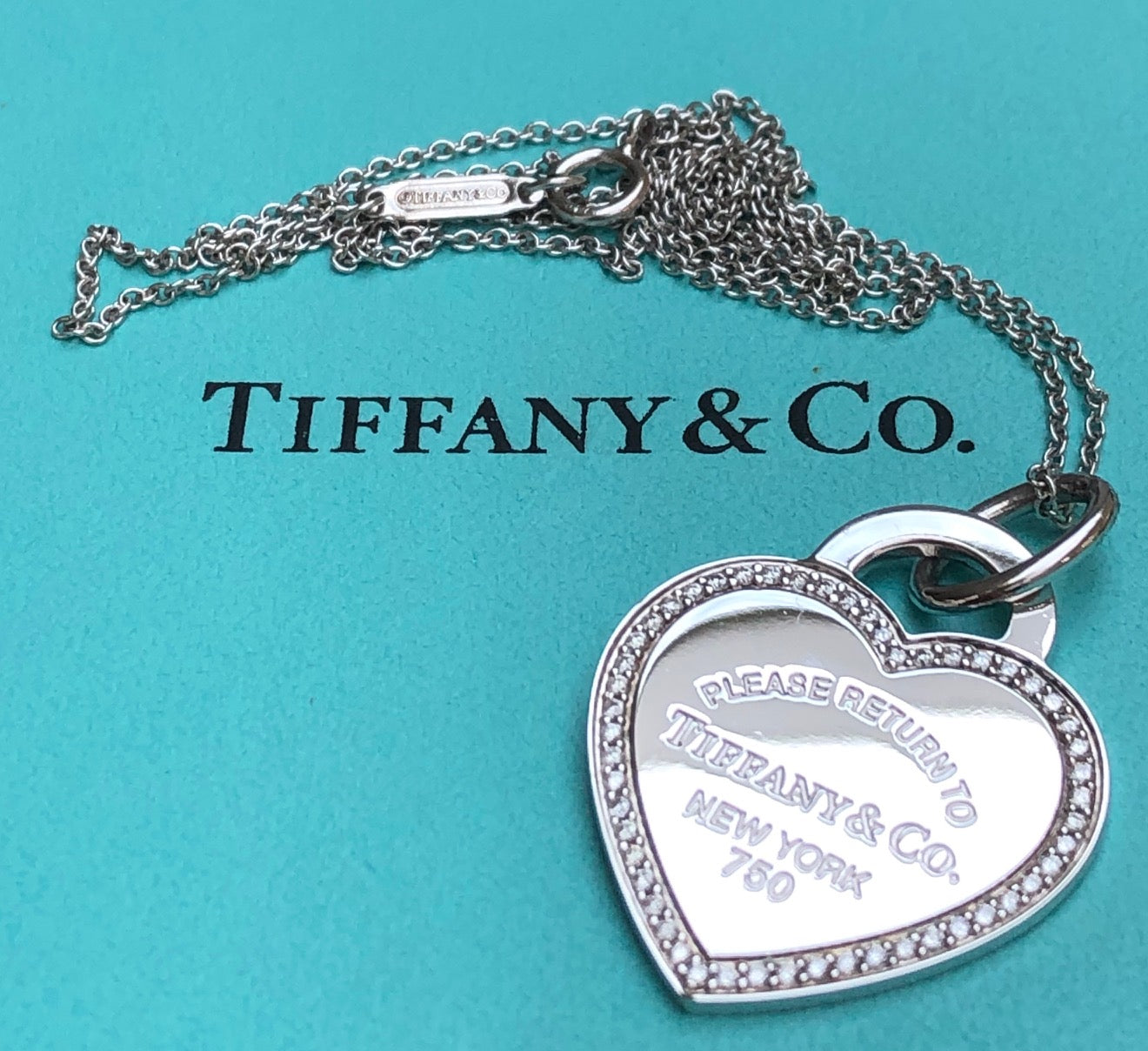 Tiffany & Co. Return to Tiffany Diamond and 18ct White Gold Size Medium