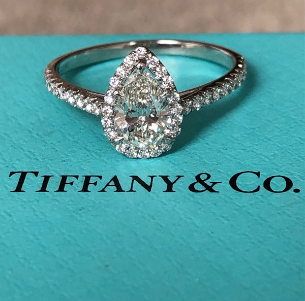Tiffany & Co. 0.96tcw H/VVS2 Pear Diamond Soleste Engagement Ring Platinum Boxes