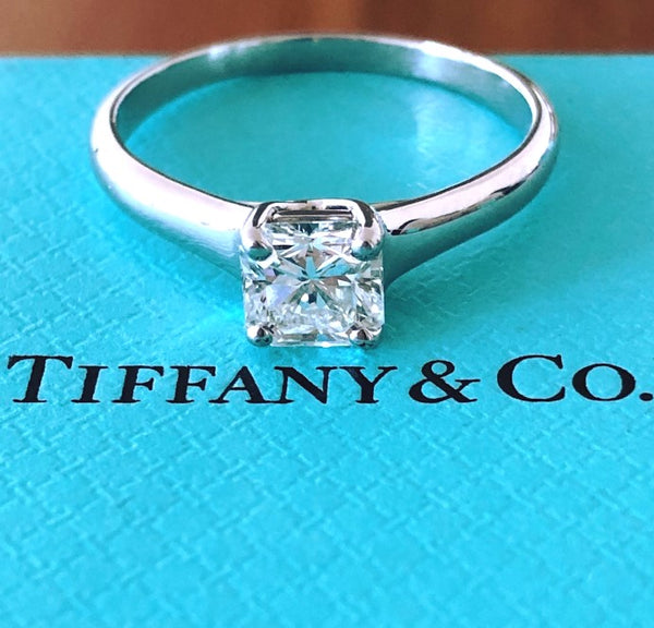 Tiffany & Co. 0.90ct H/VS1 Diamond Lucida Solitaire Engagement Ring Val/Cert/Rcp